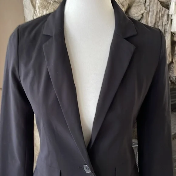 Blazer - Picture 3 of 5